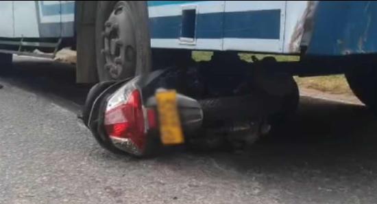 සිසුවෙකු බස් රථයක ගැටීමෙන් මරුට